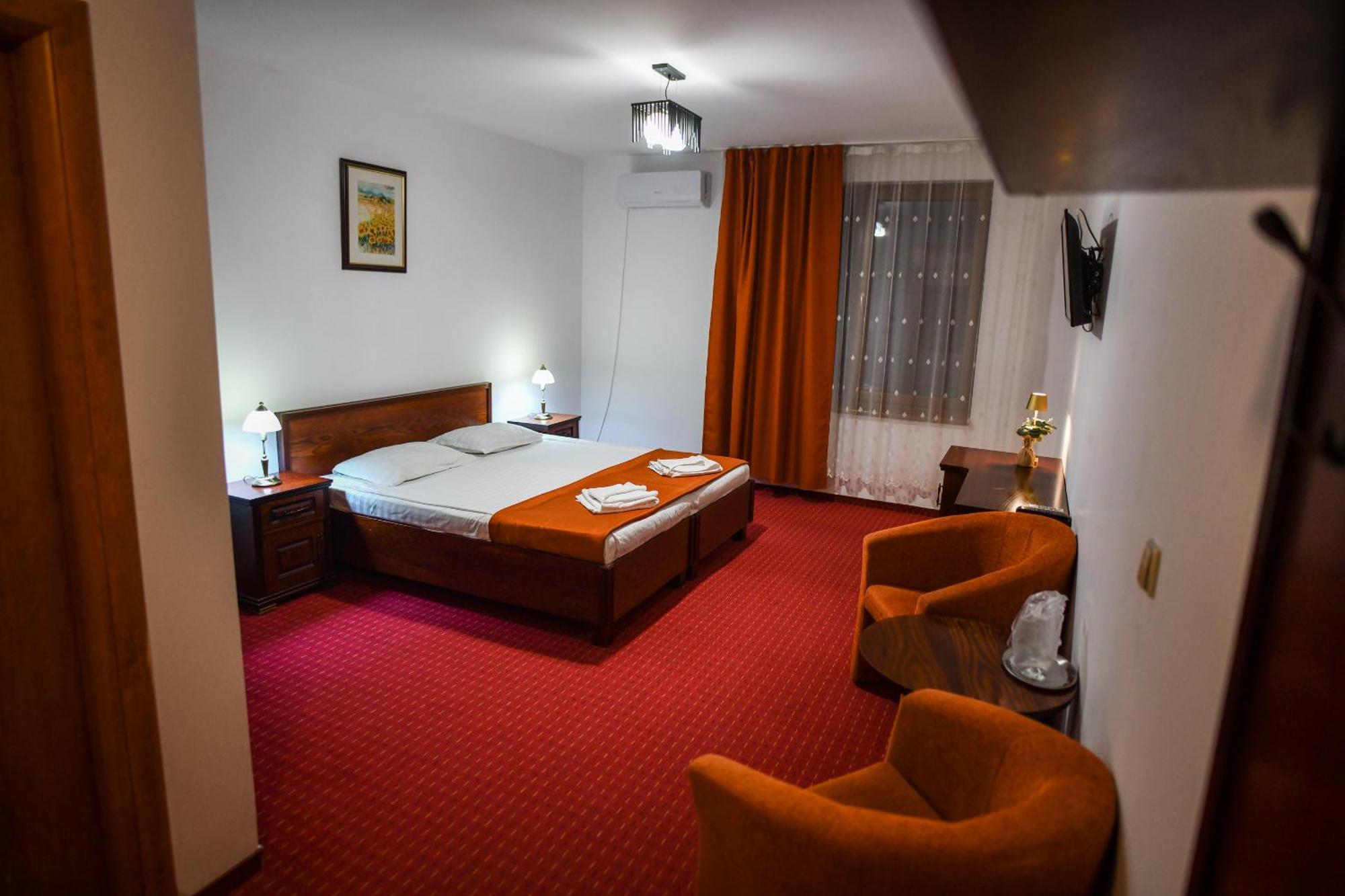 Hotel Elyon Dej Eksteriør bilde